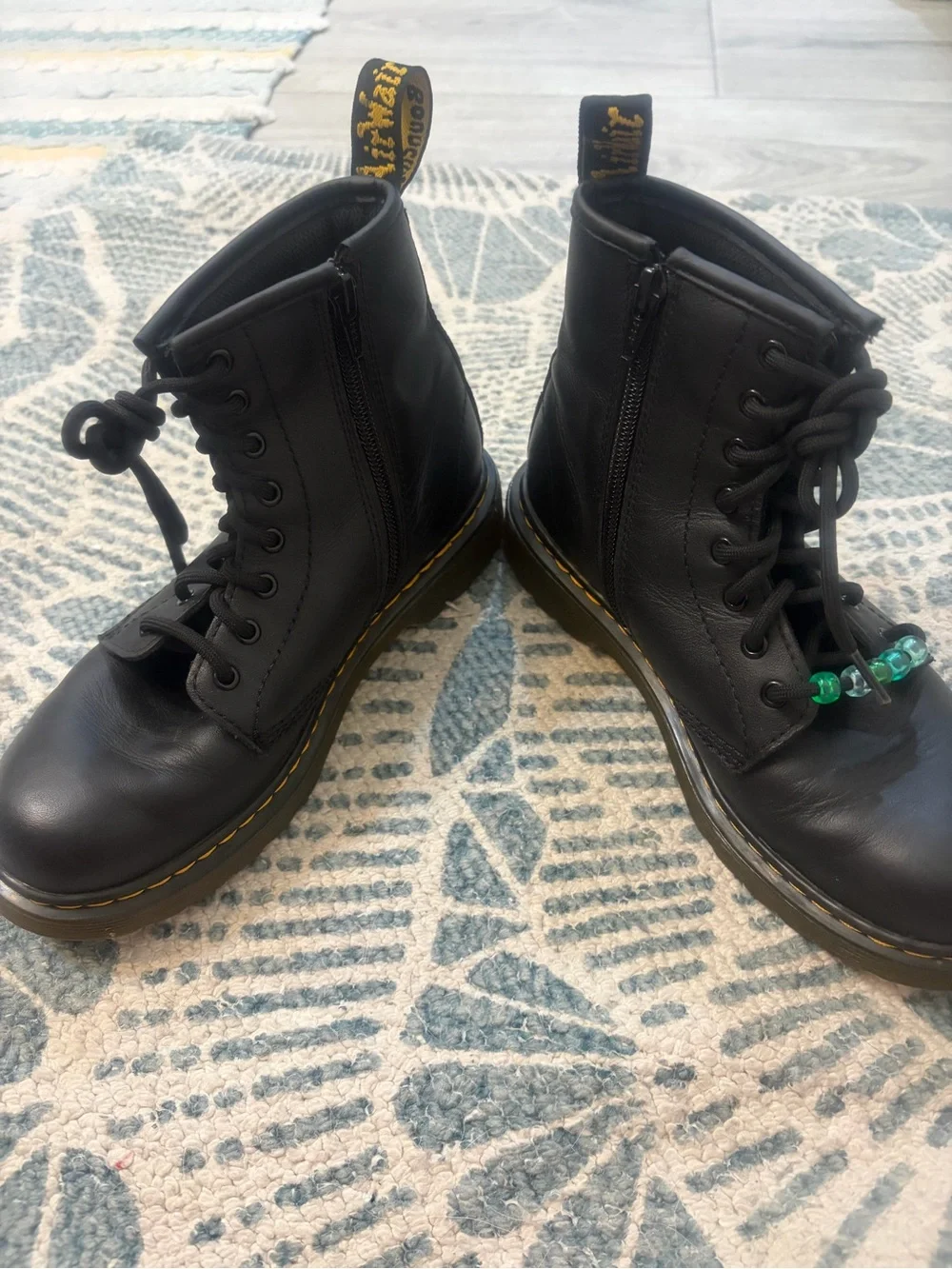 Dr. Martens youth black